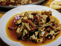 -大众跷脚牛肉馆·非遗传承单位(峨眉山店)