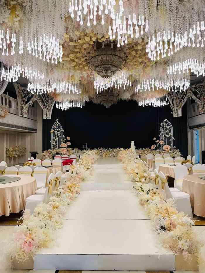 百合· 爱菲尔婚礼会馆(大宁店)-"这里位置不错,在大宁音乐广场对面