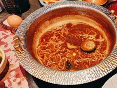 -牛YO寿喜烧·铁板烧和牛火锅自助(市府恒隆店)