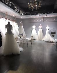 点击看大图 -艾米丽婚纱礼服