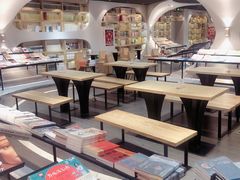 -钟书阁(珍园店)