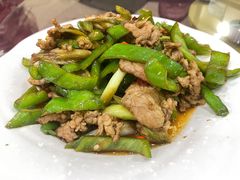 辣椒炒猪肉-壹阁胡羊焖饼(特色小吃街店)