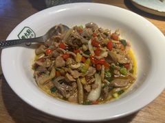 酸辣鸡杂-费大厨辣椒炒肉(万家丽一店)