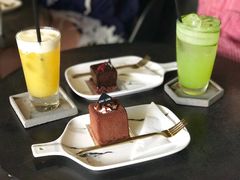 小布朗-UNI UNI(环亚凯瑟琳店)