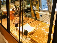 面包甜点陈列柜-Dough&Joe团憩(瑞虹天地月亮湾店)