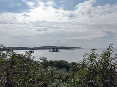-亮河湾山庄