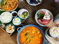 -Chom Cafe and Restaurant