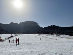 -济南卧虎山滑雪场