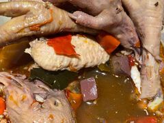 -梁老三麻辣鸡头总店