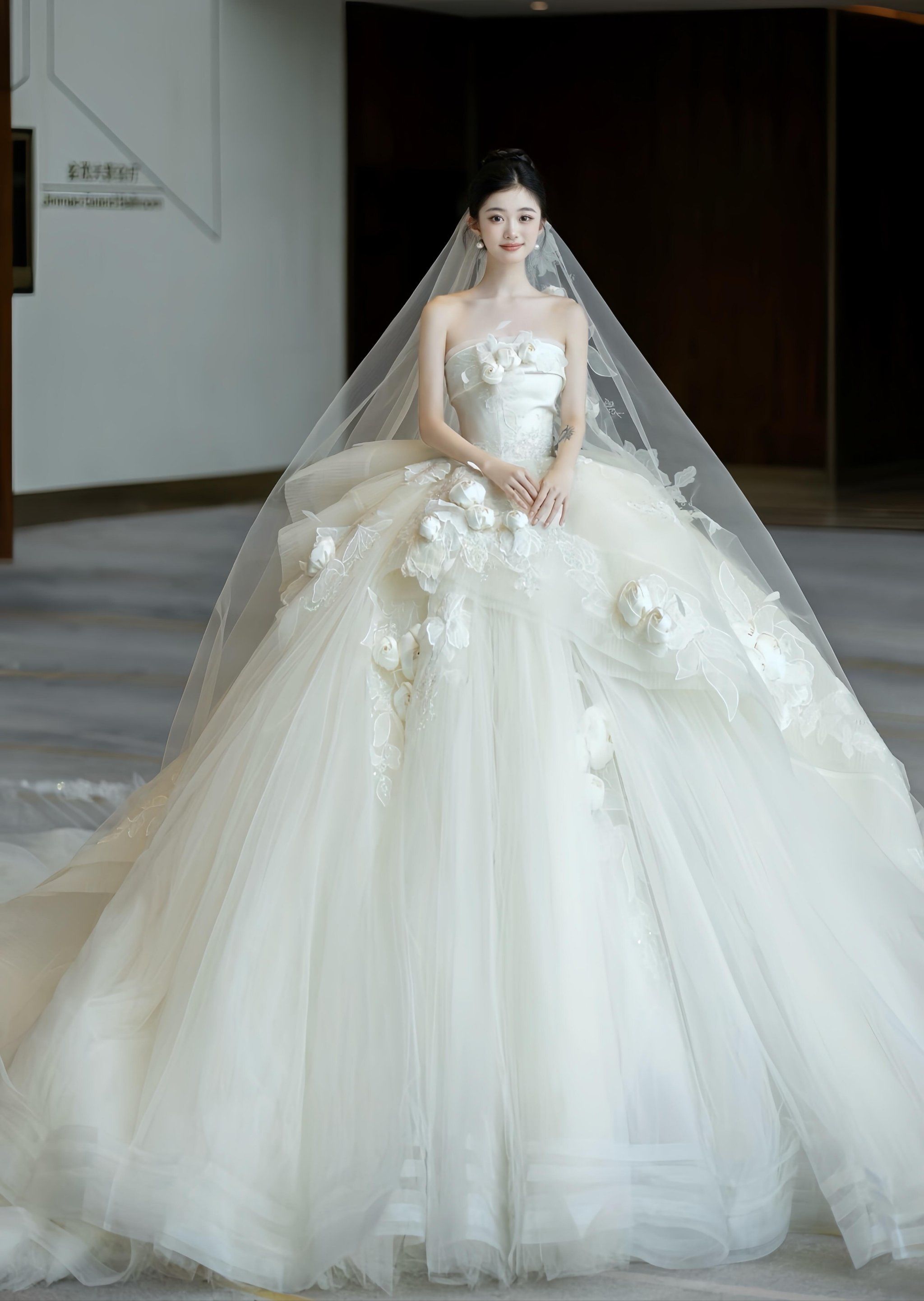 白色婚纱,纯洁的爱之象征