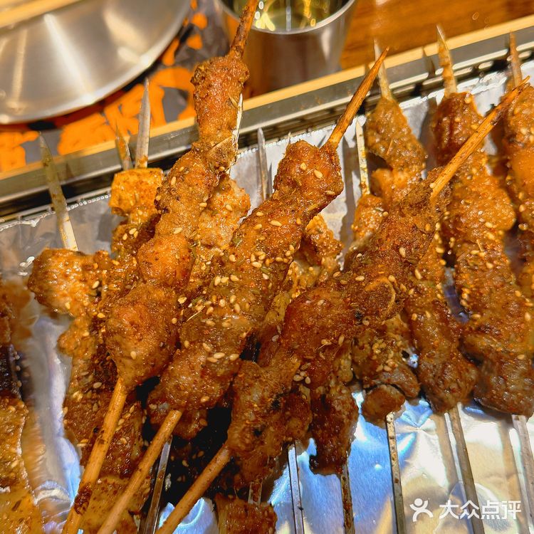 吃个烧烤…没想到拍到了人生的照片…🥹