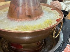 -果松木炭酸菜铜火锅·外婆参鸡汤
