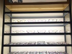 -LOGO眼镜·蔡司品牌折扣店(龙华清湖店)