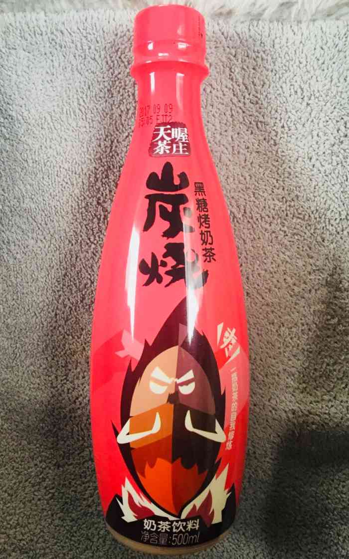 只能从临近的统一银座shopping了 【炭烧黑糖奶茶】天喔零食的口味一