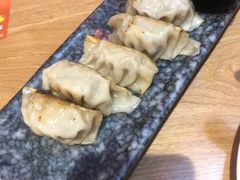 博多一口饺子-博多豚屋拉面