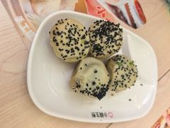 -小杨生煎(金山百联购物中心3楼店)