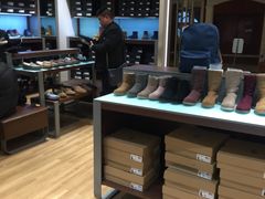 -UGG(燕莎奥特莱斯购物中心店)