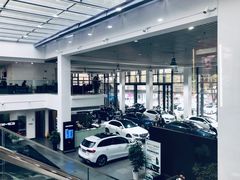 -上海星瀚奔驰4S店(红柳路店)