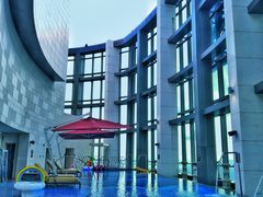 -珠海瑞吉酒店游泳池