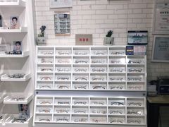 -诺柯视眼镜-蔡司依视路官方工厂店(淞南一店)