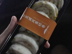 白玉戚风蛋糕卷-御蝶坊KNAC(西荟城店)