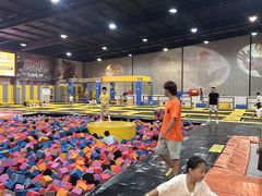 -极限Jump蹦床·新潮玩运动世界·室内乐园·团建·派对中心
