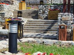 -百里峡七彩艺术小镇