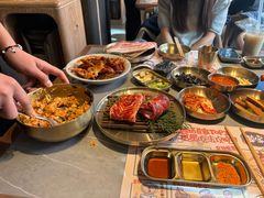 -草家酱蟹炭火烤肉店(珲春南路一店)