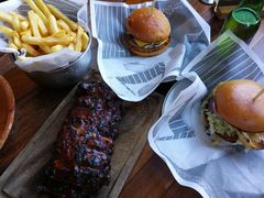-Ribs & Burgers The Rocks
