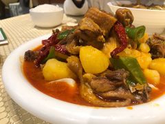 新疆大盘鸡-巴扎美食·新疆菜·西域歌舞表演餐厅(新疆大厦店)