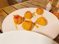 -MONICH牛排融合餐厅(和义大道购物中心店)