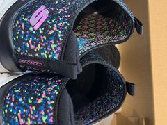 -SKECHERS 斯凯奇(上海国际时尚中心店)