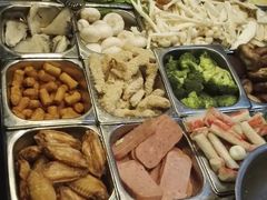 -愉肴麻辣香锅(中山路店)