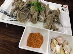 手抓羊排-清真·伊清阁餐厅
