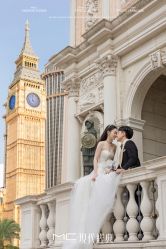 -现代经典婚纱摄影