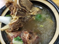 牛骨头粉丝砂锅-老方牛味馆