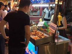 -六合夜市