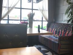 -愉肴麻辣香锅(中山路店)