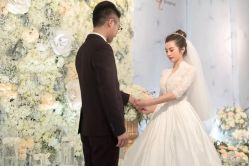 -觅白婚纱礼服馆