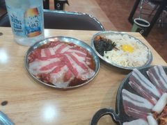 -牛信亭韩国料理·炭火烤肉(紫藤路店)