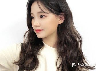 2020年流行怎样的的中长发发型，在这个季最‭‮合适