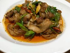 -渝信川菜 · 川味家常菜(财富购物中心店)