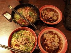 -爆炸头阿姨小四川正宗川味小吃(无任何分店)