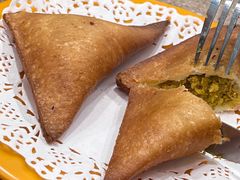 咖喱吞拿鱼角-喜莲咖啡