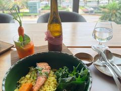香煎三文鱼谷物碗-FOOOO CITY CLUB 孚乐里音乐西餐酒吧(悠方店)