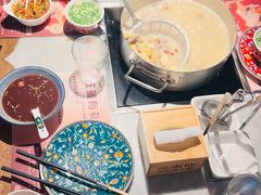 -尚尚仙·酸汤猪手·猪肚鸡火锅(华联万柳购物中心店)