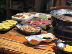 -汉城烤肉·黑金冠(华山路店)