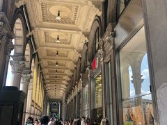 -文艺复兴百货(米兰大教堂广场店)