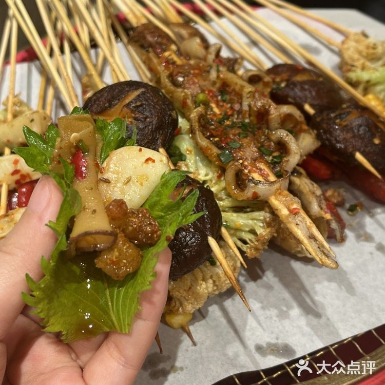 🍸不喝茶颜悦色，也要去吃的夜宵大排档