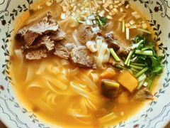 -花菇朵·云山雀 ll 野生菌锅·野果酸汤·精品滇菜(万柳店)